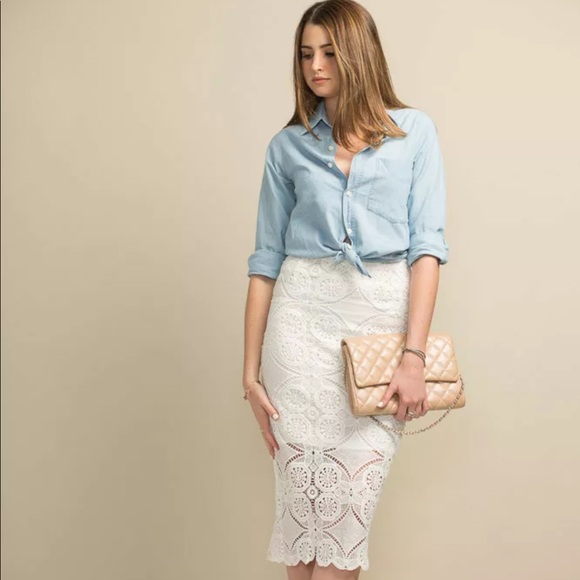 THE HANGER Lace Pencil Skirt - Picture 3 of 5